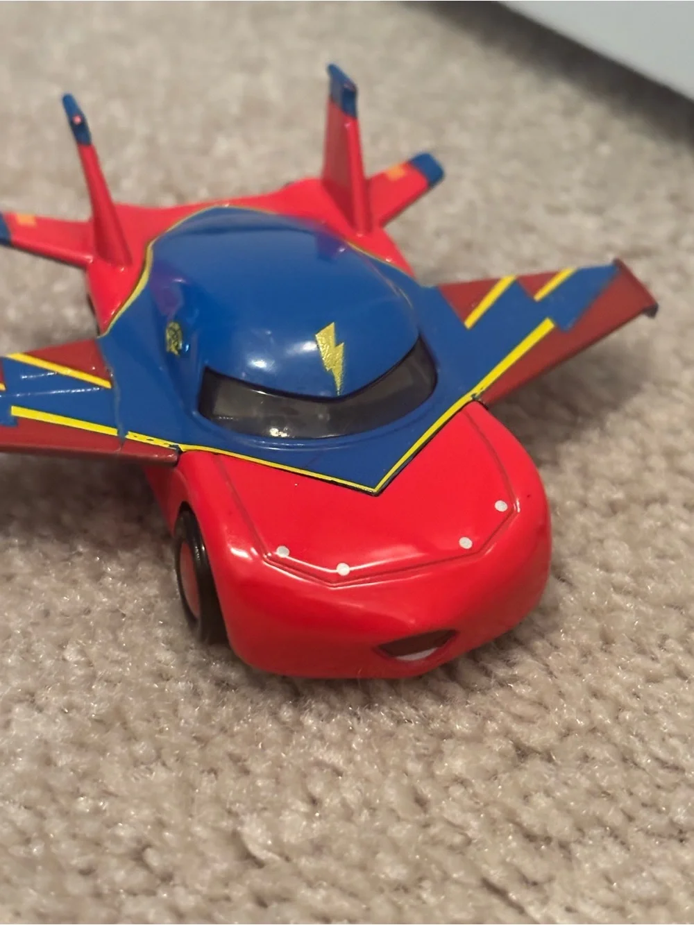 Disney Pixar Cars Tale Flight Lightening McQueen Hawk Diecast Car Toy Air Mater
